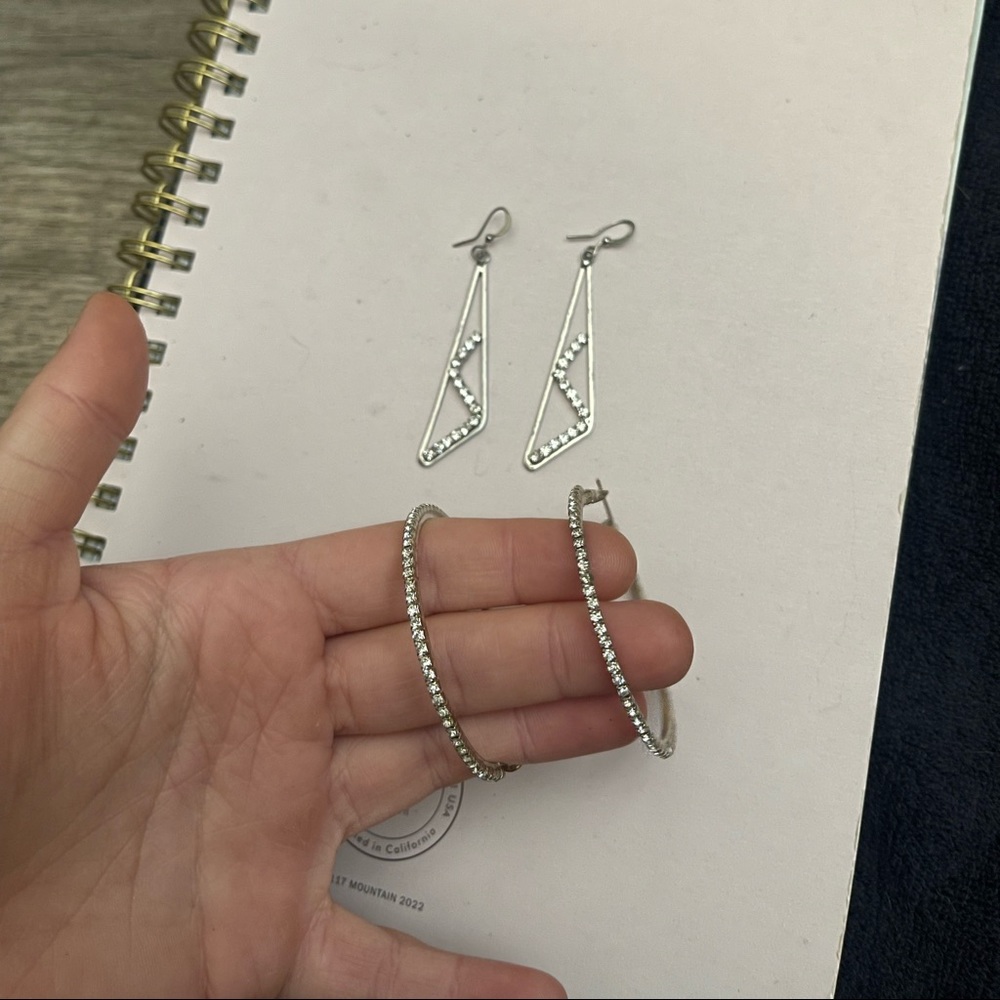 3 FOR $15 JEWELRY BUNDLE (rhinestone earrings set)